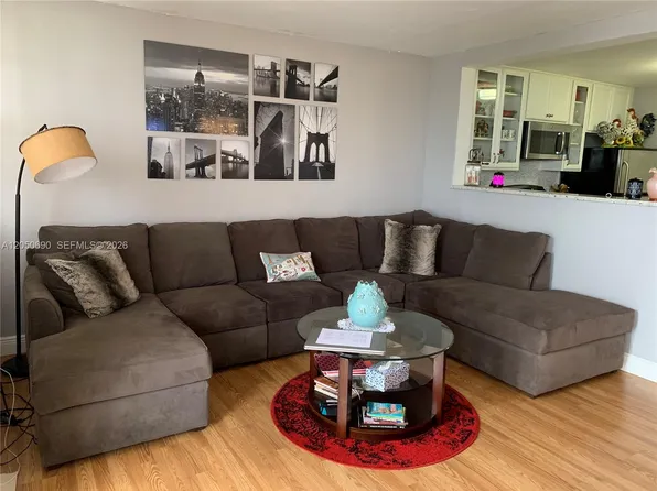 2025 NE 164th St APT 808, North Miami Beach, FL 33162