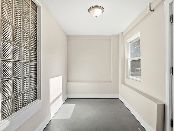 3rd image of 4268 Jackson St