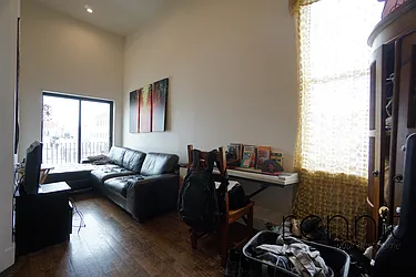 Rented by Rennit Inc.