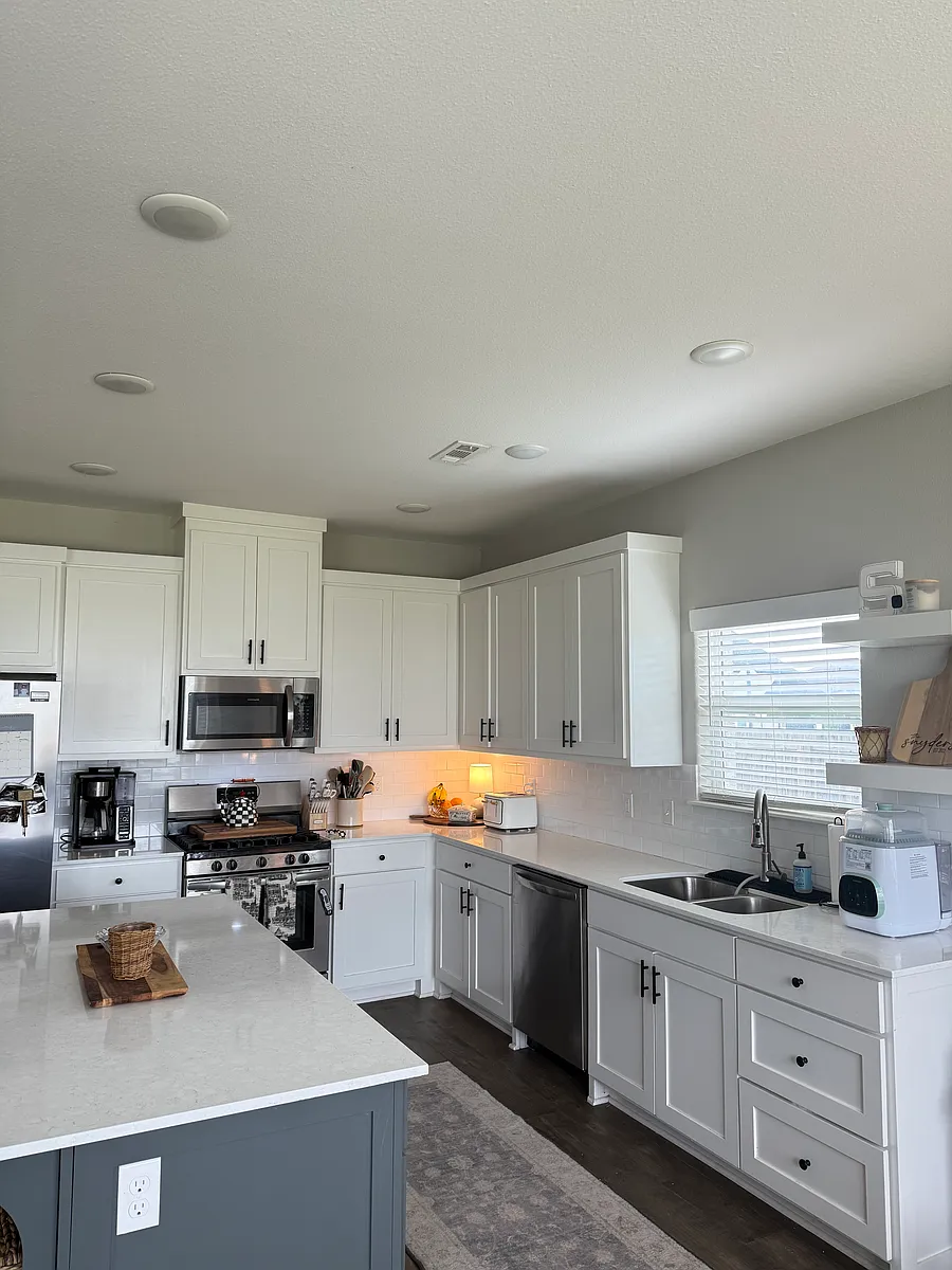 Building Photo - 5761 W Cane Hill Dr