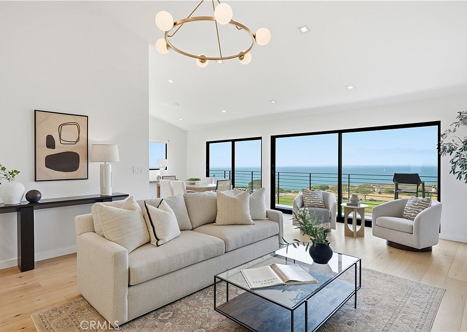1st image of 381 Palos Verdes Dr W