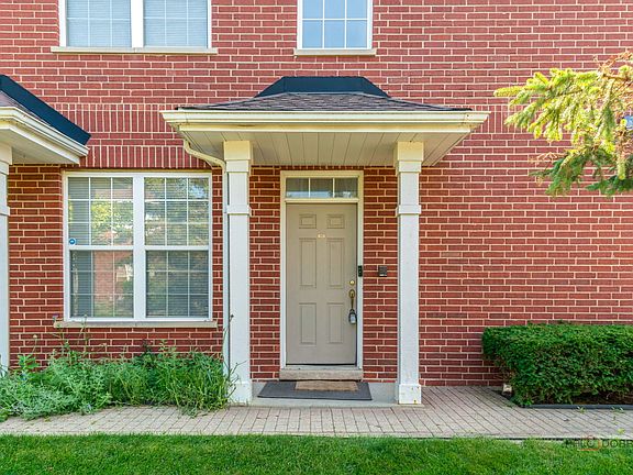4th image of 1002 Kensington Dr