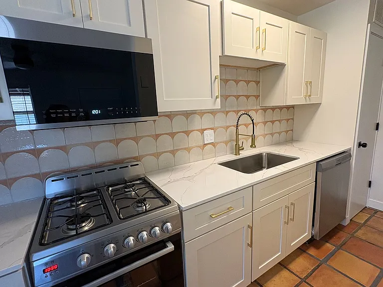 1867 E University Dr — Photo 1