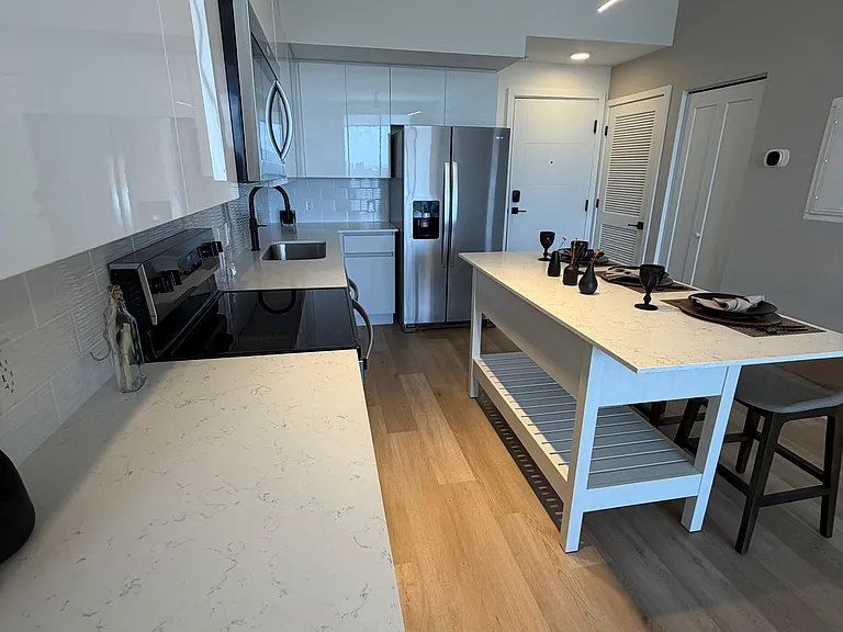 120 SE 3rd Ave #B — Photo 5