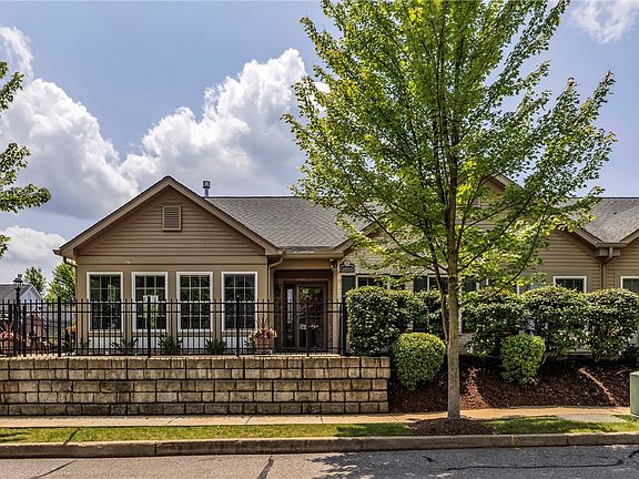3rd image of 1041 Clerkenwell Ln