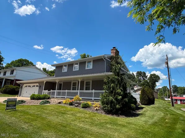 223 Watson Cir NE, New Philadelphia, OH 44663