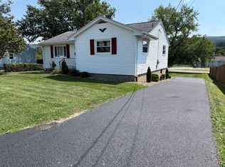 25 S Oak St, Fairchance, PA 15436