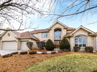 3335 White Eagle Dr, Naperville, IL