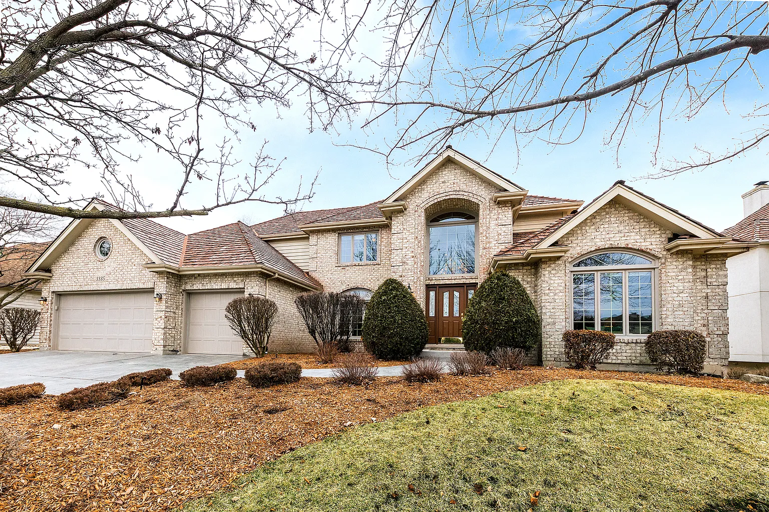 3335 White Eagle Dr photo 1