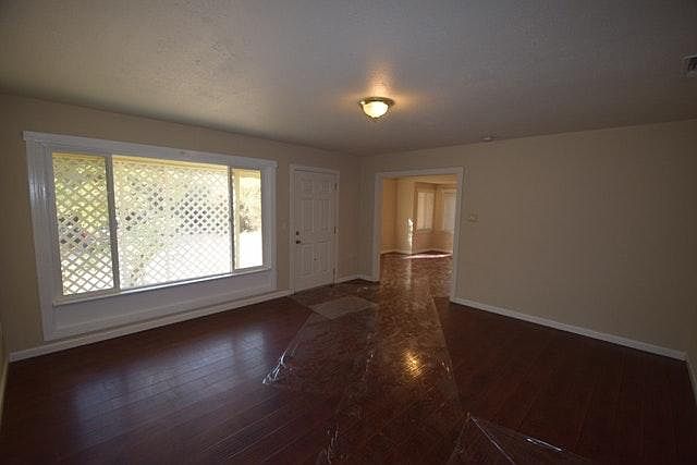 1st image of 4924 Hazel Ave
