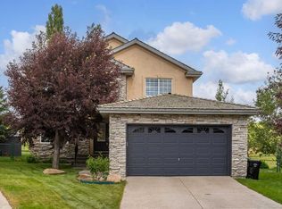 81 Royal Crest Ter NW, Calgary, AB T3G 4M2