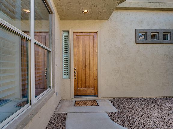 4th image of 263 W Pelican Dr