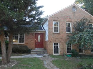 1504 Coat Ridge Rd, Herndon, VA 20170