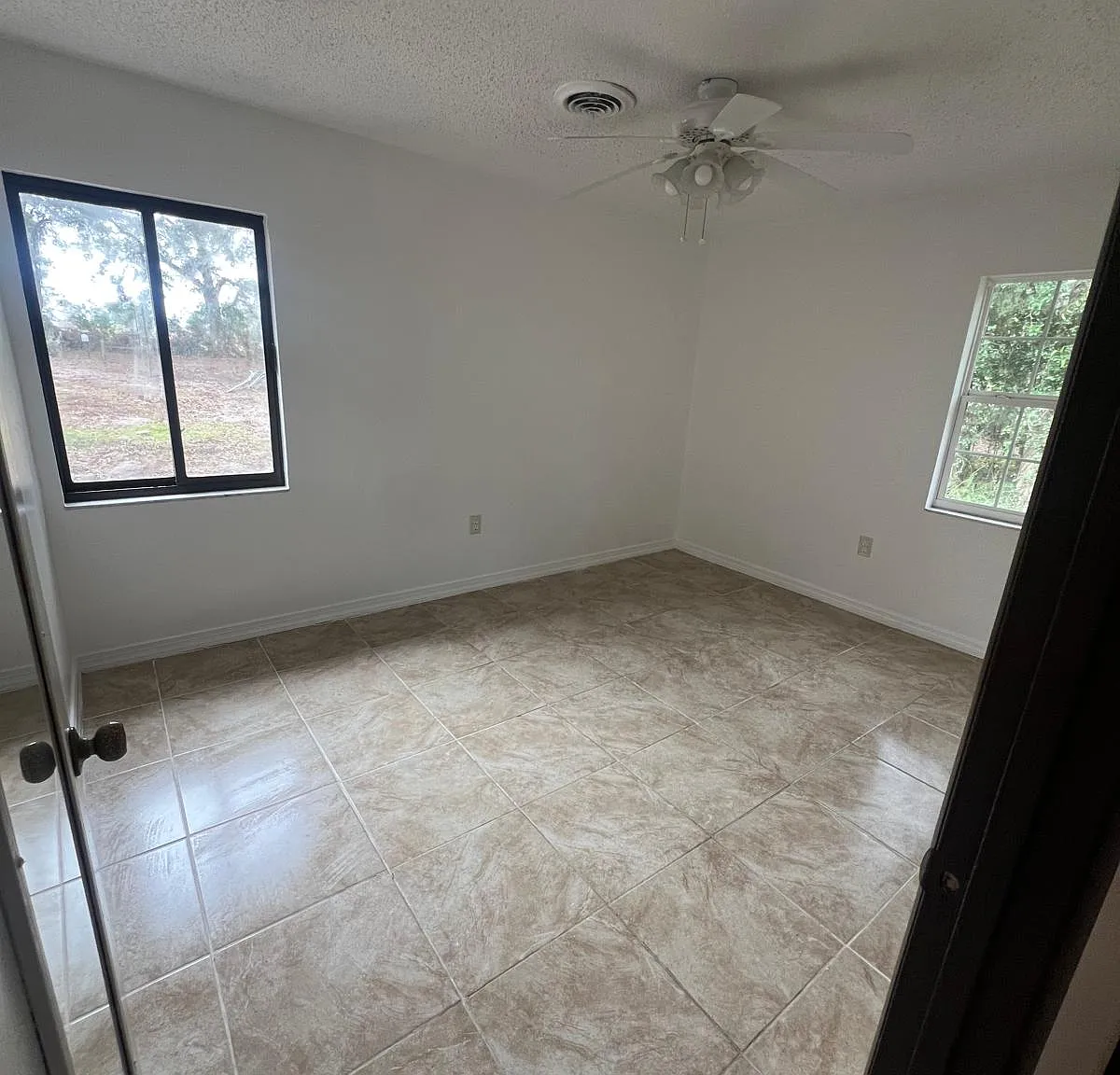 5 bed, 1200 sqft, $3,000 — Photo 4