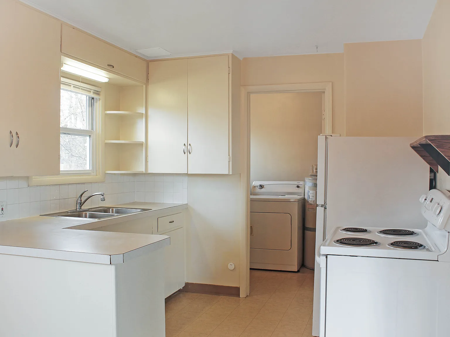 2 bed, 812 sqft, $1,695 — Photo 3