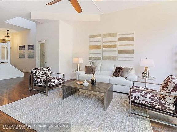 5th image of 3060 NE 49th St #4