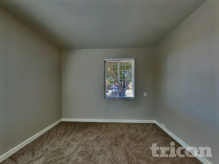 6335 40th Ave — Photo 8
