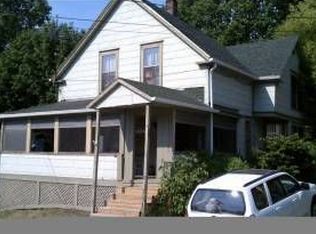 8 Henry St, Amesbury, MA 01913