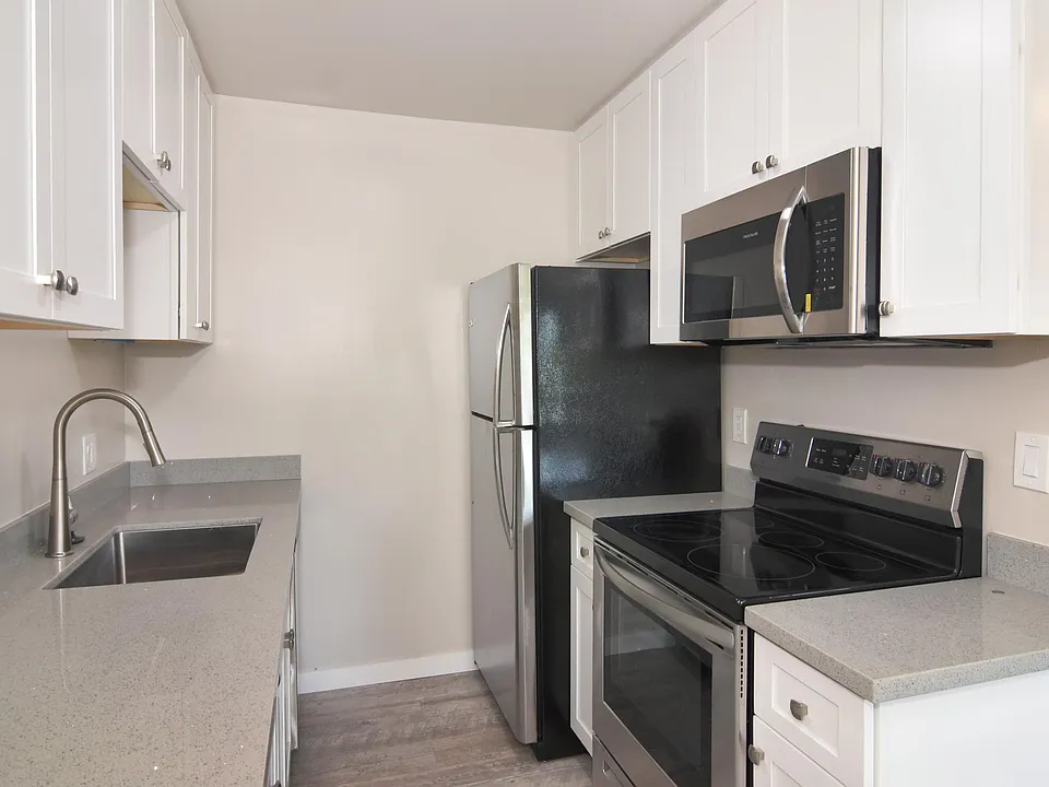 1126 Marin Ave #6