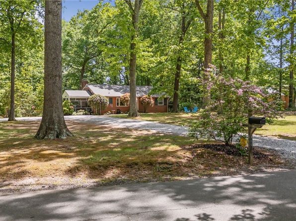8641 McCaw Dr, North Chesterfield, VA 23235