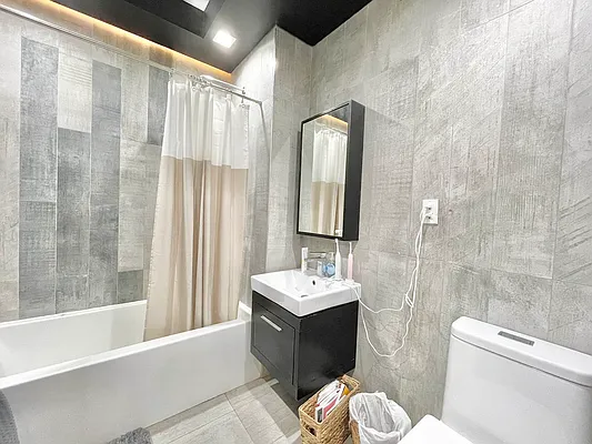 Rented by Doorway NYC, LLC | media 17