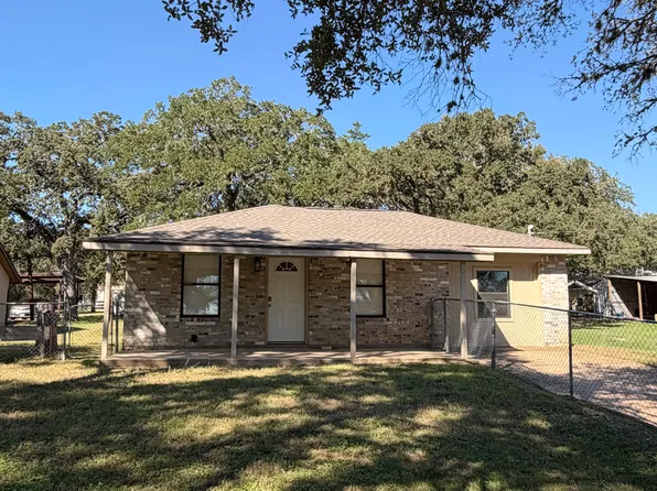 504 Hickory St, Smithville, TX 78957