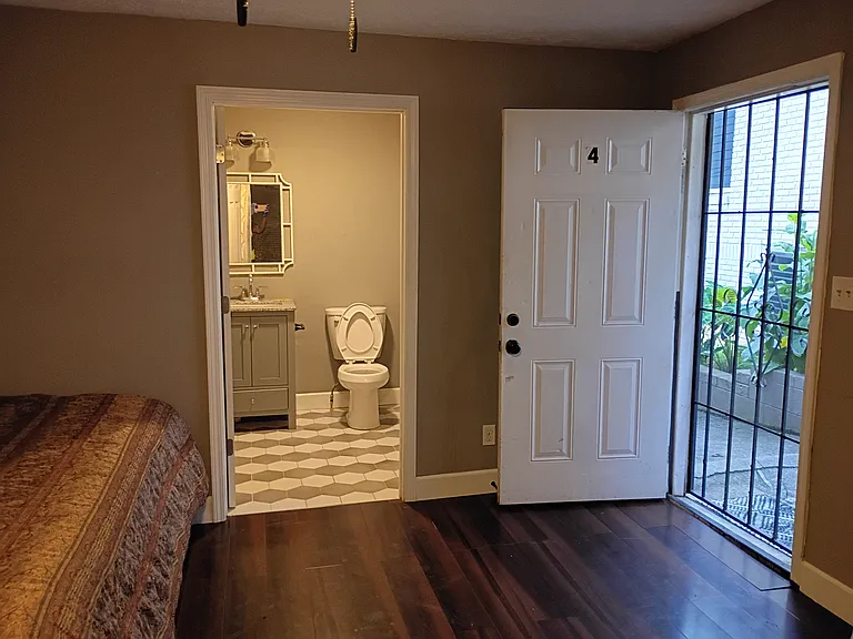 1604 Westwood Ave SW — Photo 2