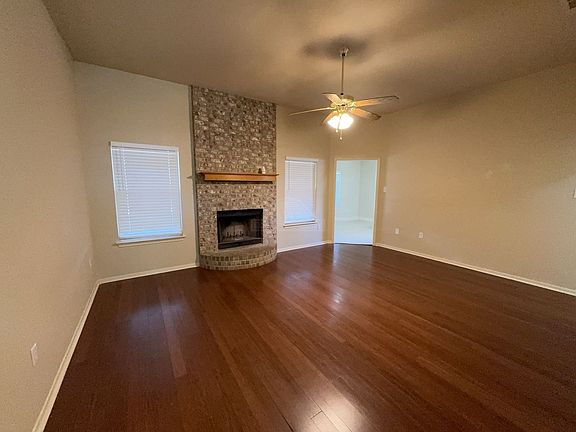 2nd image of 3906 Lone Oak Dr