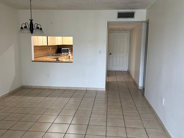 10000 NW 80th Ct APT 2364