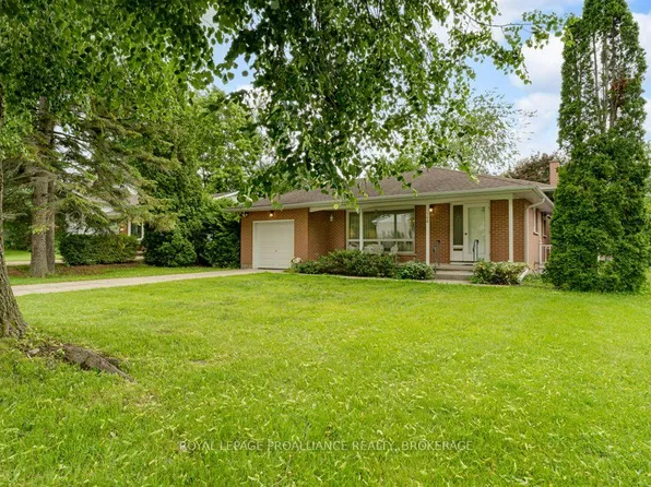 148 Campbell Cres, Kingston, ON K7M 1Z5