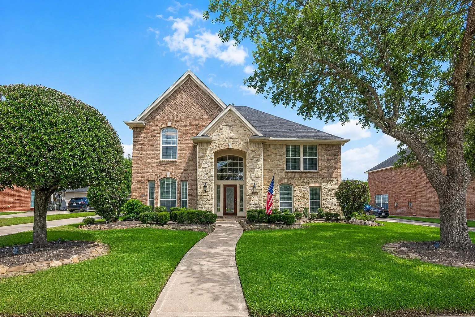 4 bed, 3.5 bath, 3335 sqft, $3,350 — Photo 1