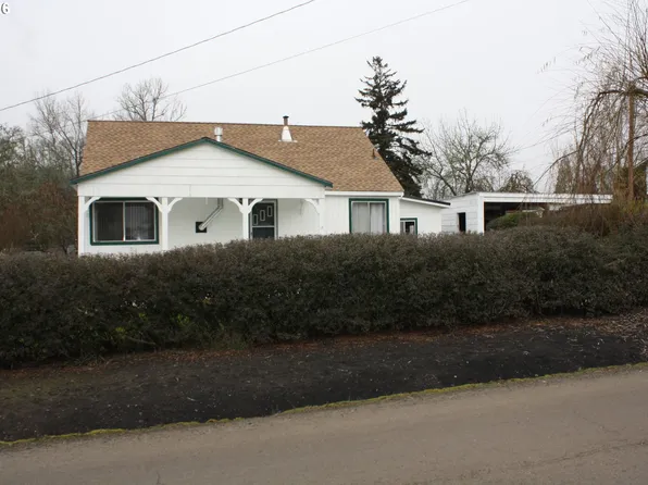 882 NE Rifle Range St, Roseburg, OR 97470