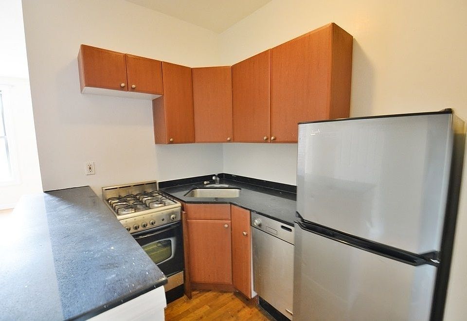 2nd image of 1272 Amsterdam Ave APT 4B