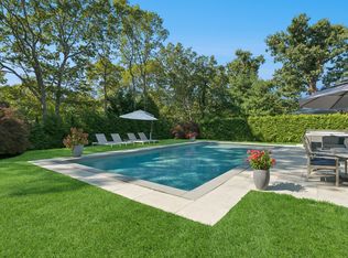 13 Sherwood Rd, Hampton Bays, NY 11946