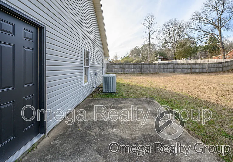 18488 Thoroughbred Dr — Photo 31