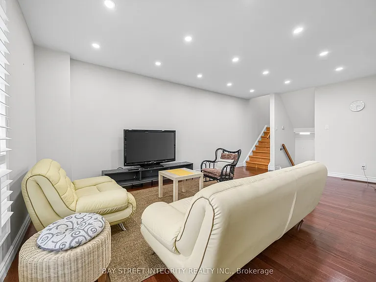 646 Village Pkwy #26 — Photo 9