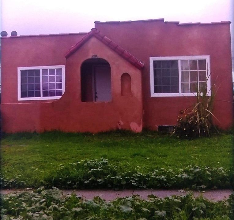 1st image of 714 E 88th Pl