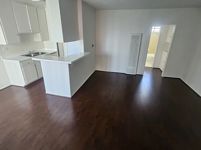 323 N Rampart Blvd #7 — Photo 6