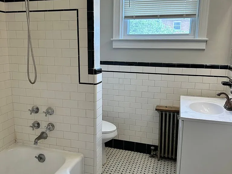 4353 Shamrock Ave — Photo 6