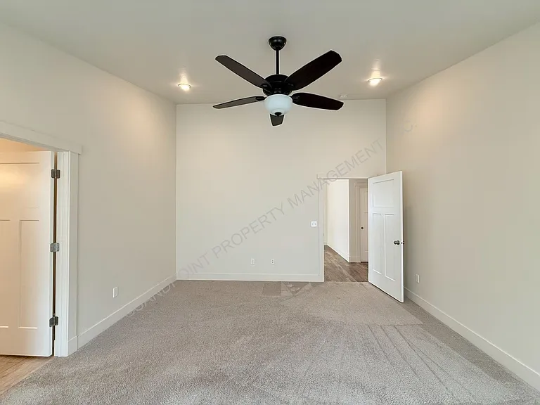 1616 Mosshart St — Photo 23