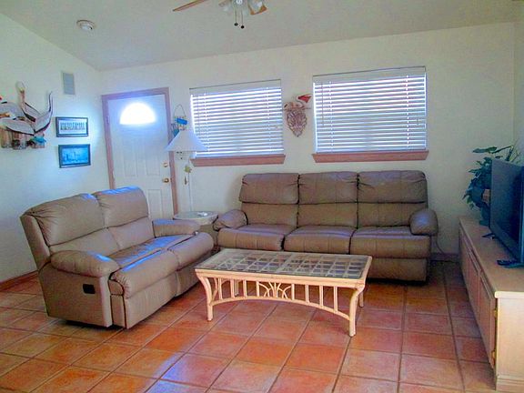 3rd image of 860 W Oyster Dr Unit 860
