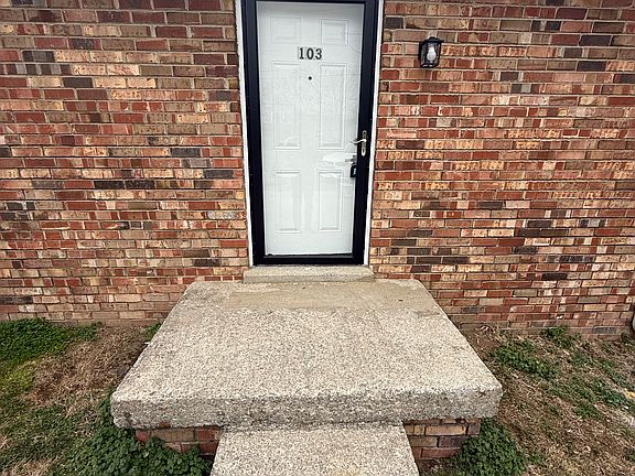 3rd image of 101 Old Trail Ct #101