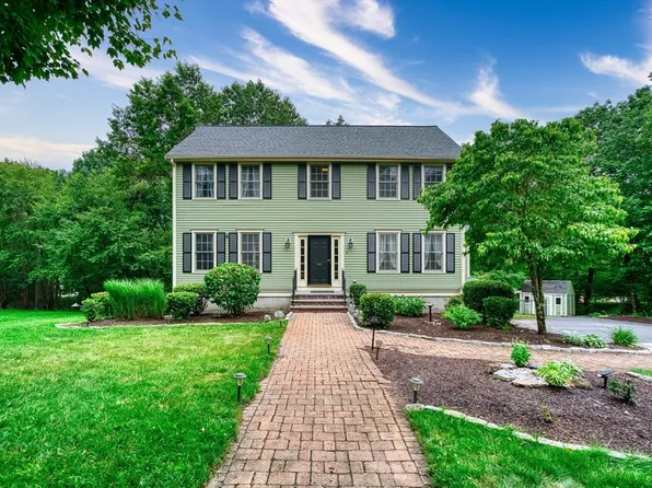 4 Eagle Rock Rd, Stoughton, MA 02072