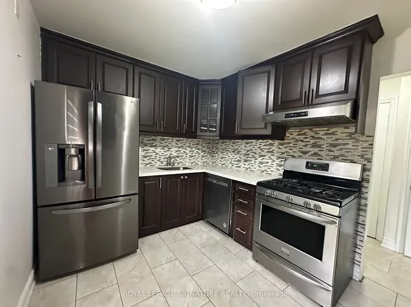 16 Litchfield Ct Unit 115, Toronto, ON M9V 2A8