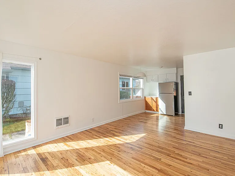 3033 N Halleck St — Photo 10