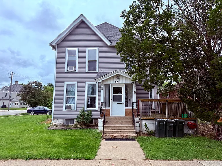 321 Clay St — Photo 1