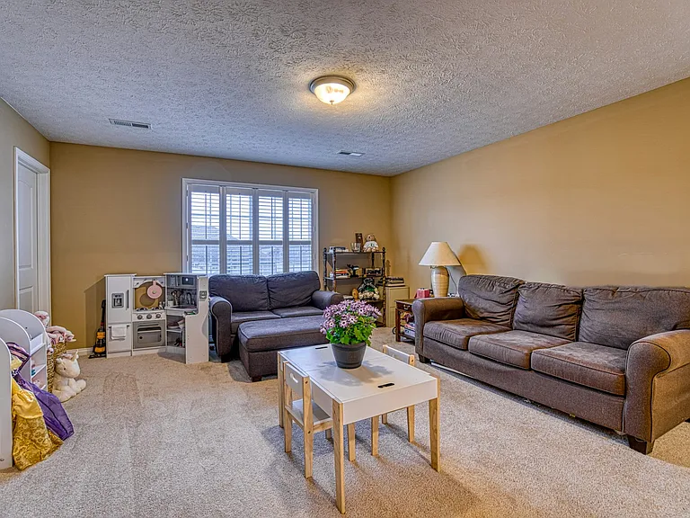 4880 Imperial Dr — Photo 33