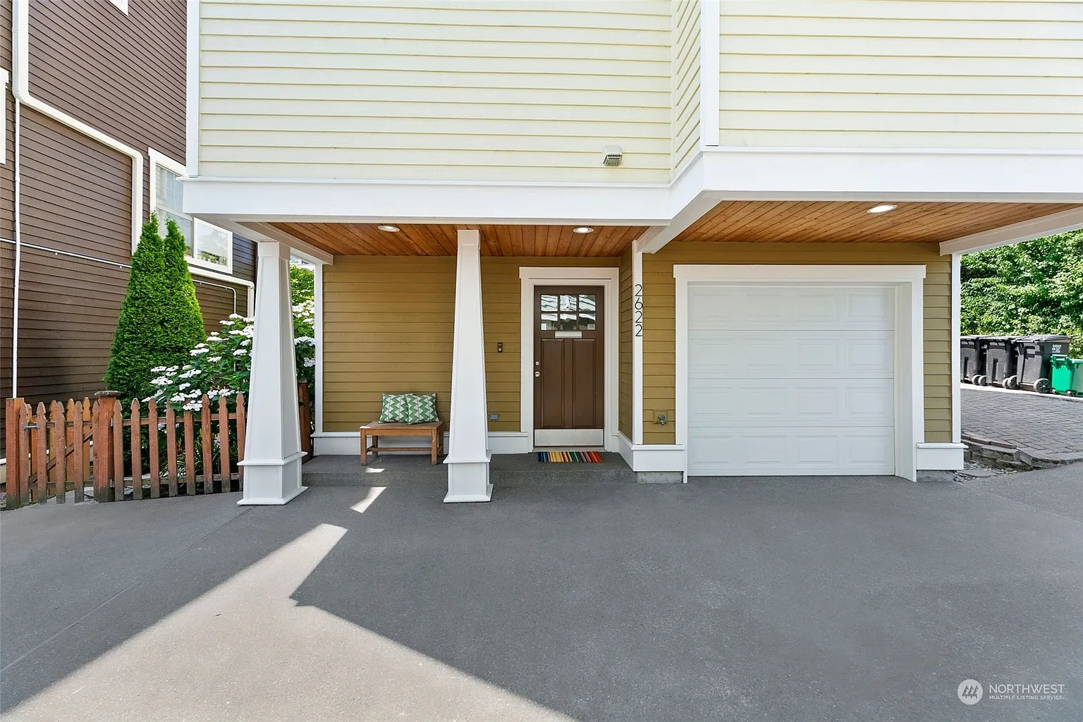2622 E Union Street photo 1
