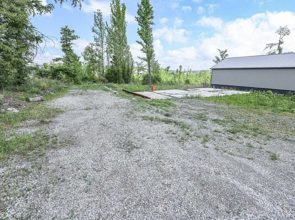 68 Kentucky Ave, Gilbertsville, KY 42044