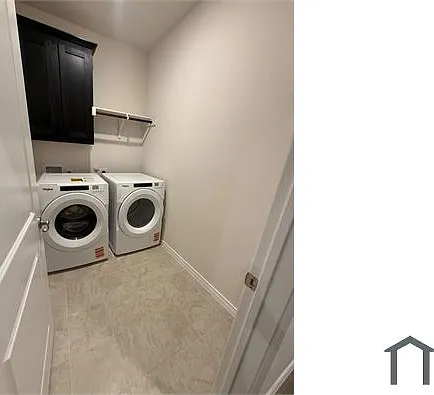 2140 Katharine St — Photo 12